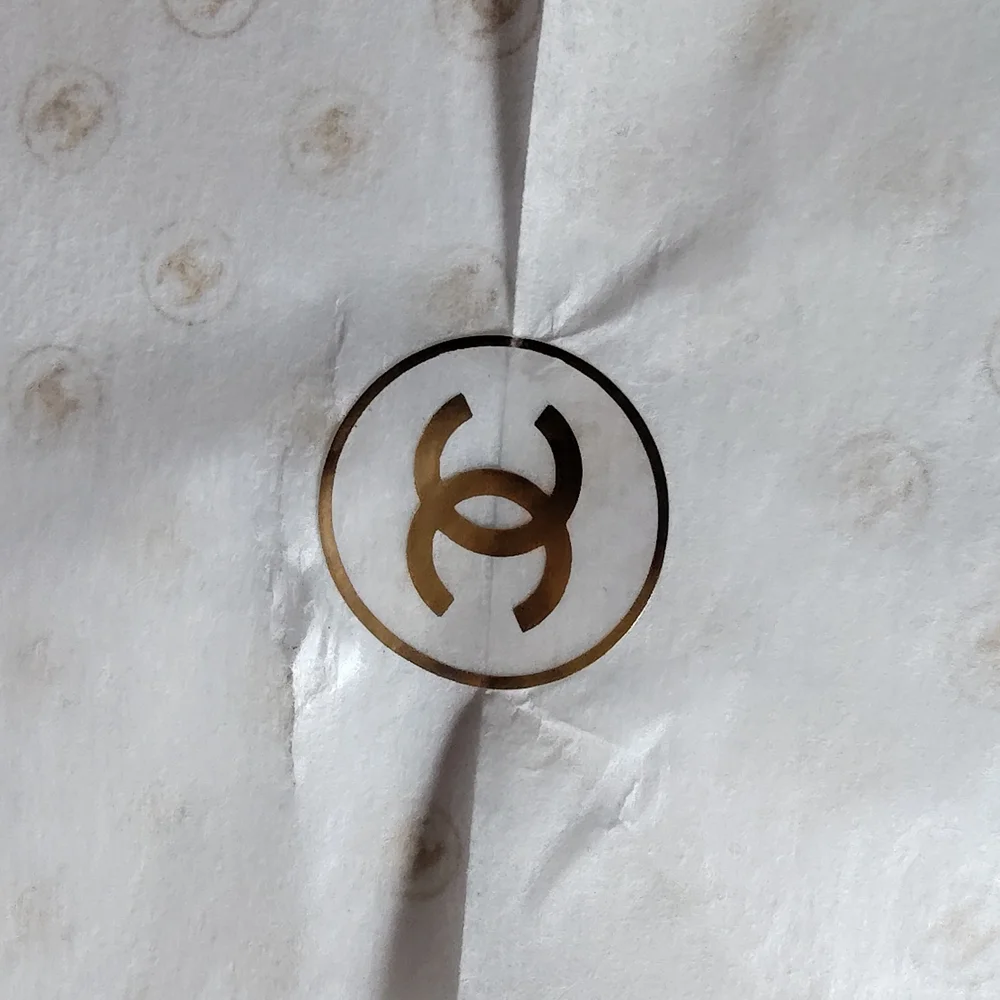 CHANEL Boutique Sticky Note Block Heavy Gold Base Luxury Desk Paper NIB